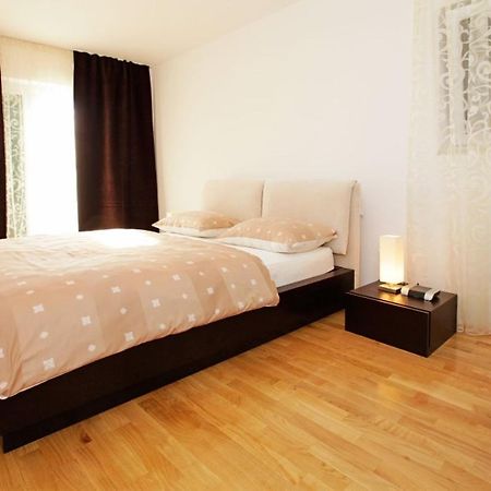 Apartment Bol A6 With Pool From 45 Eur Per Person 외부 사진